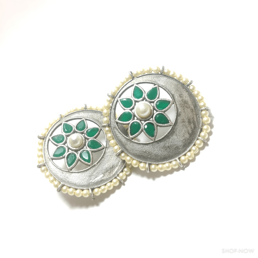 Stud earring green